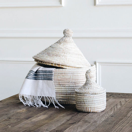 Lidded Warming Basket - White